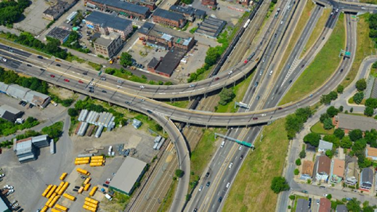 Làm cơ sở hạ tầng