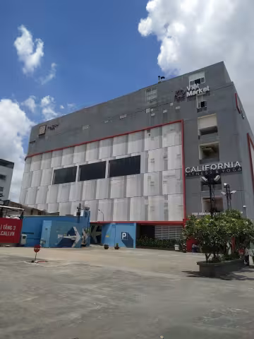 Trung tâm thương mại quận 6
