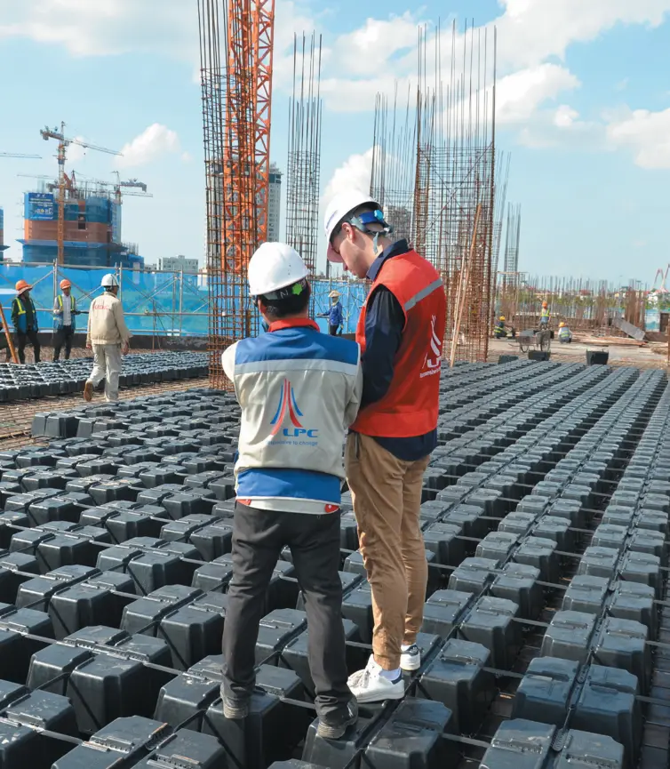 Kỹ sư LPC giám sát công trường